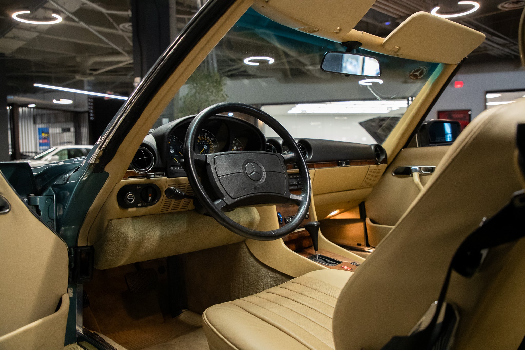 1987 Mercedes Benz 560SL